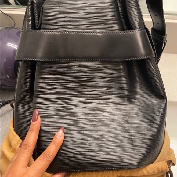❌SOLD❌Authentic Louis Vuitton Epi Leather Black Vintage Sac d'Epaule - Picture 3 of 8
